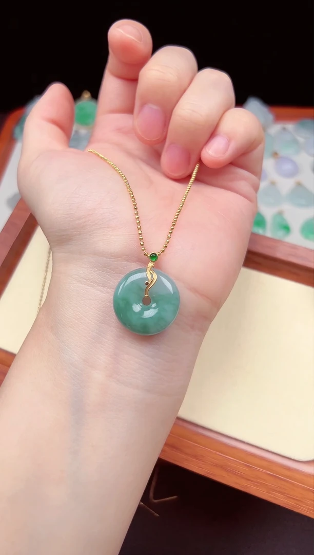 【闪购商品】翡翠颈饰18K金镶嵌平安扣吊坠