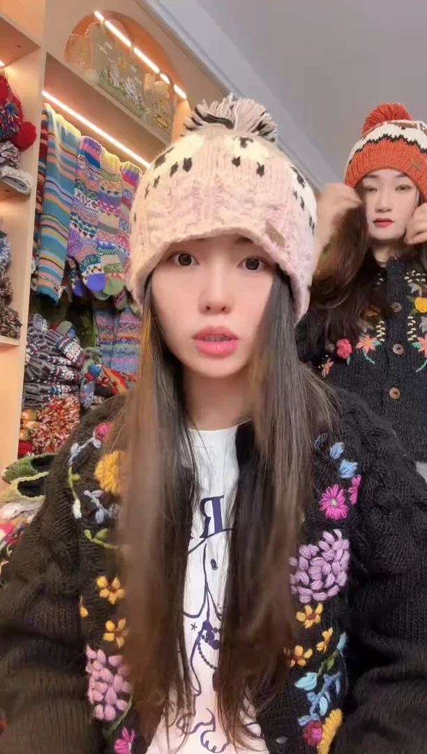 羊毛粉色小羊帽子