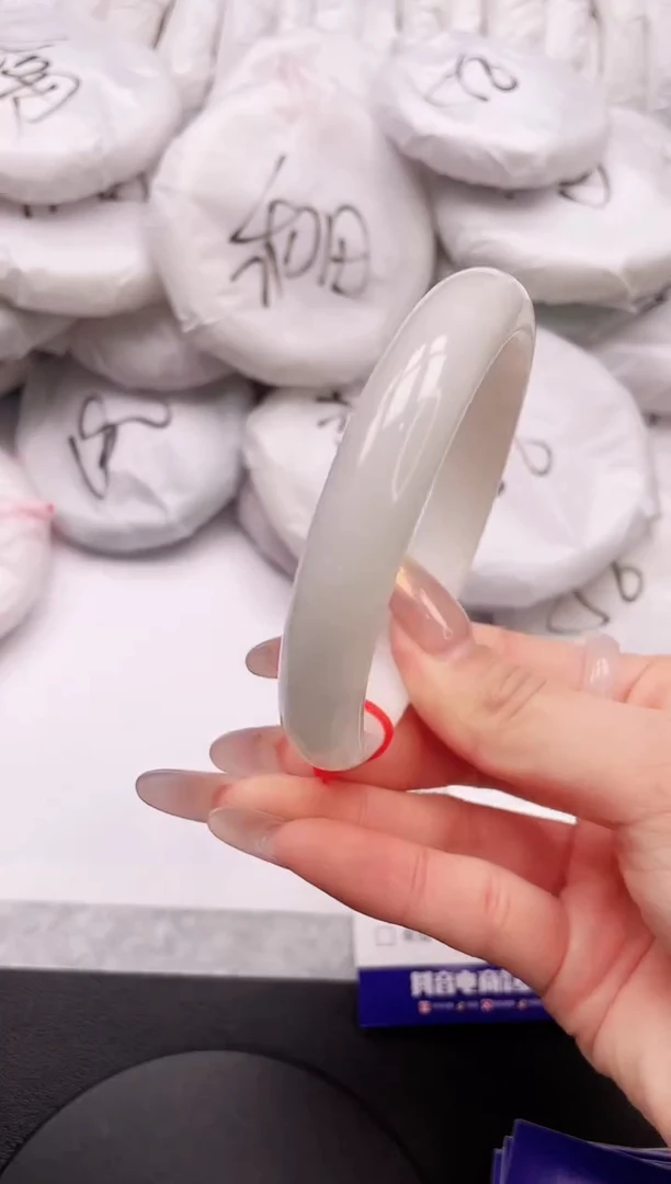 【闪购商品】和田玉手镯未镶嵌21K29-60