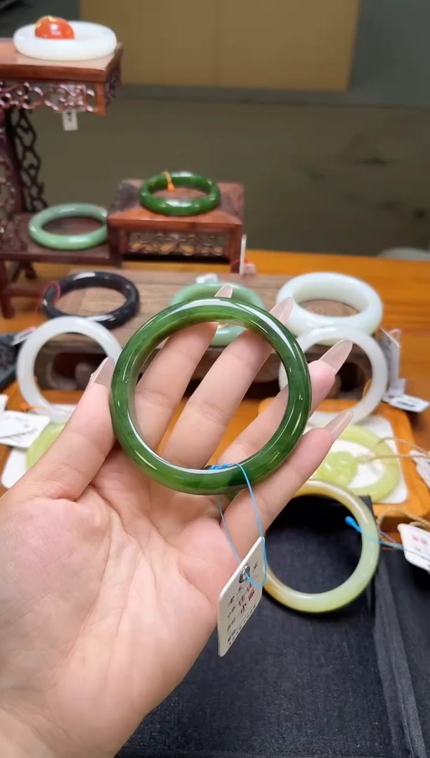 未镶嵌手镯和田玉俄料爆米花 59圈