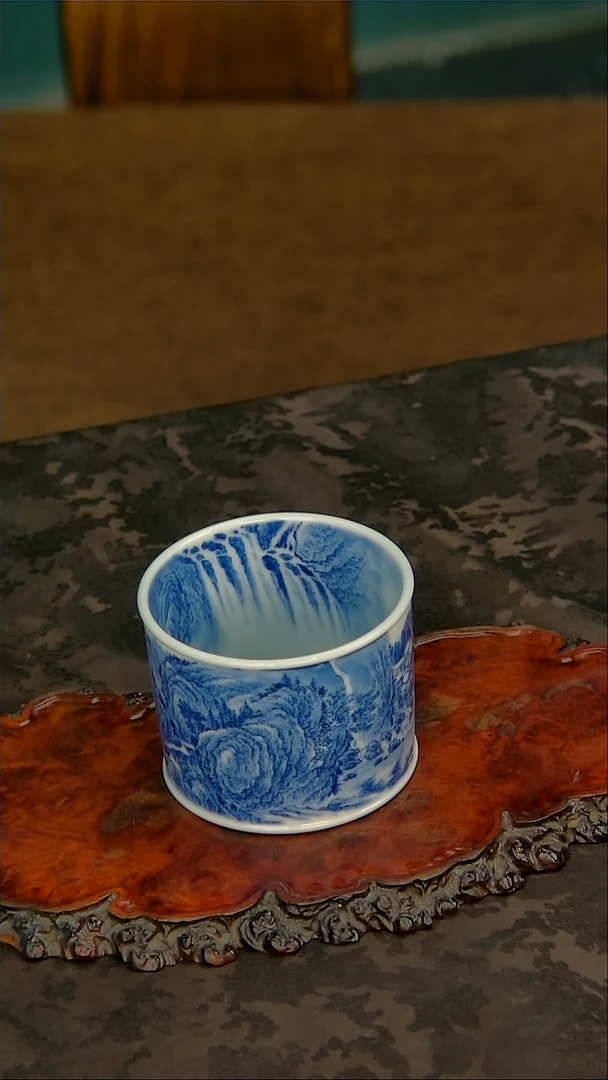 谢凯青花手绘山水主人杯