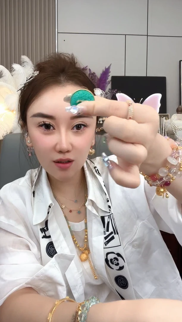 亚克力不锈钢香喷喷绿色大扣子