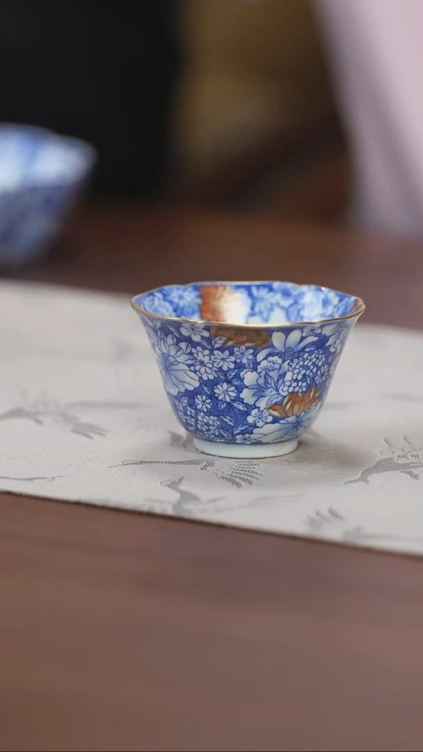 拾真堂斗彩万花杯