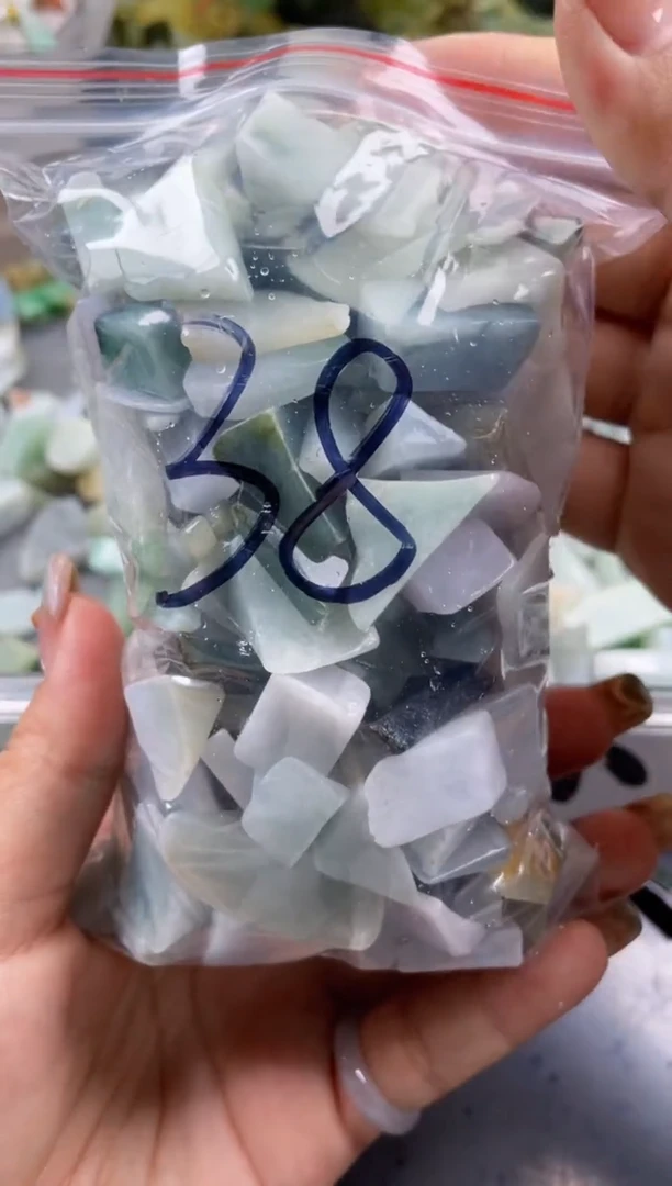 配石翡翠天然翡翠小号500克38