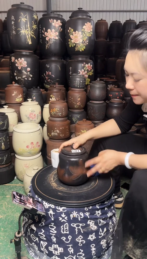 【闪购商品】壶瑕疵茶叶罐 小葫芦荷花 105