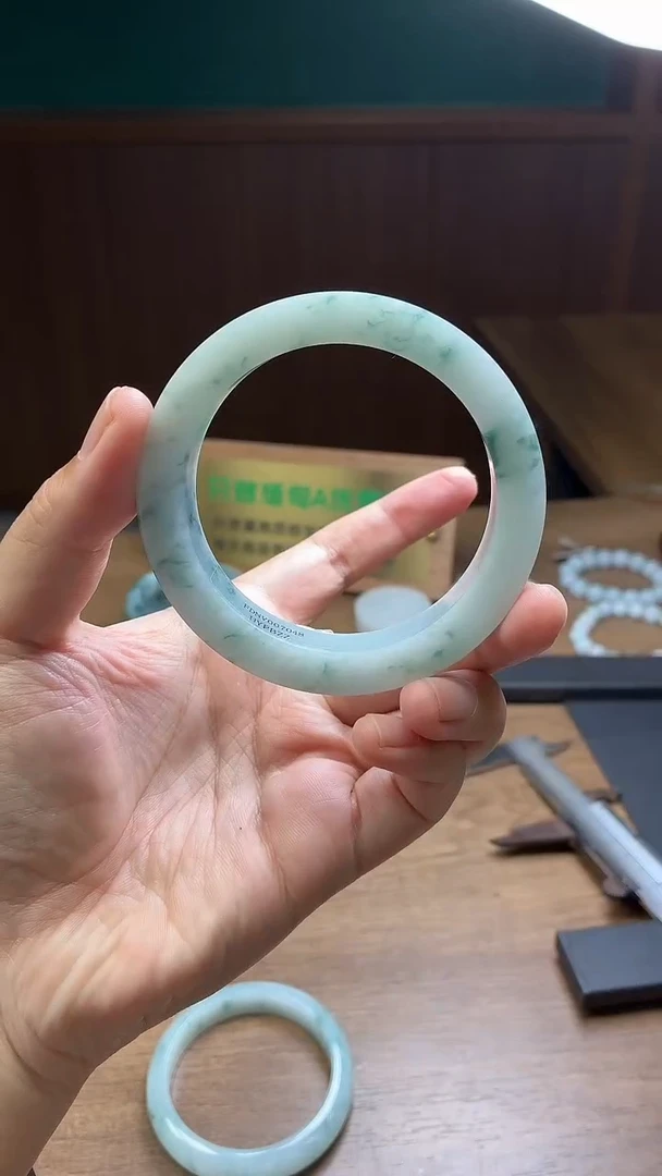 未镶嵌手镯定制翡翠定制