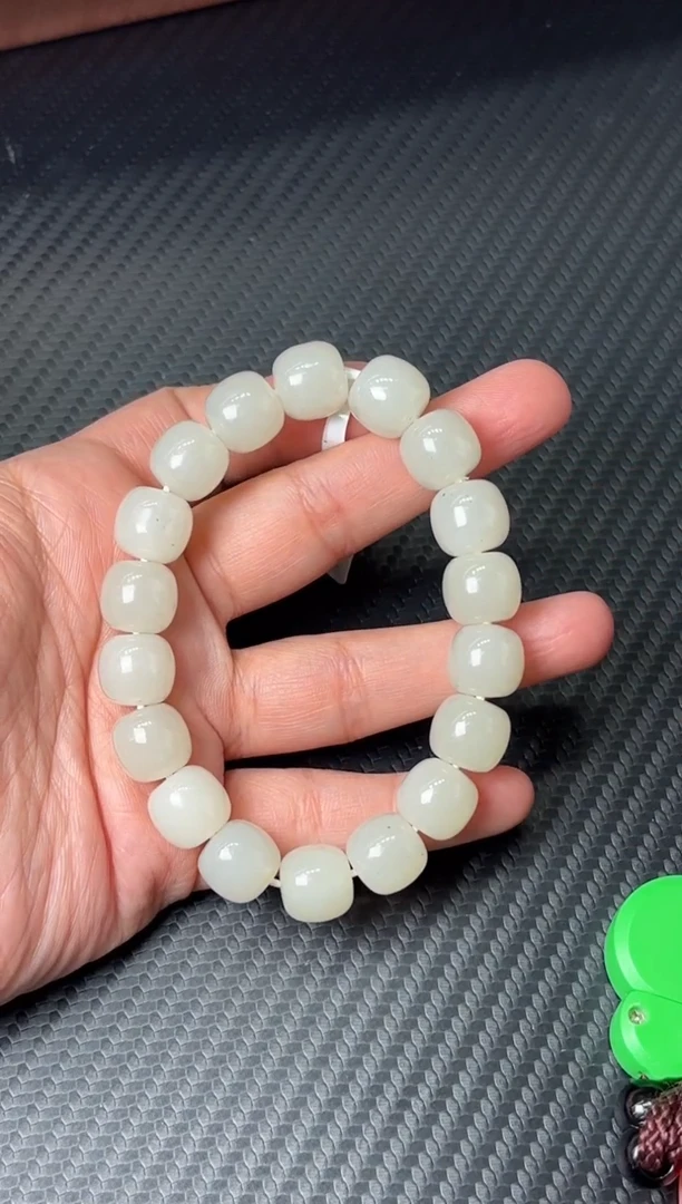 未镶嵌手串和田玉和田黑山微色差卡11*12mk
