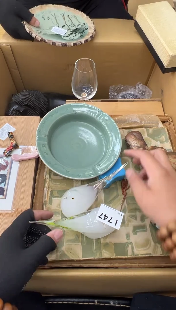 彩****。中古商品谨慎参拍747