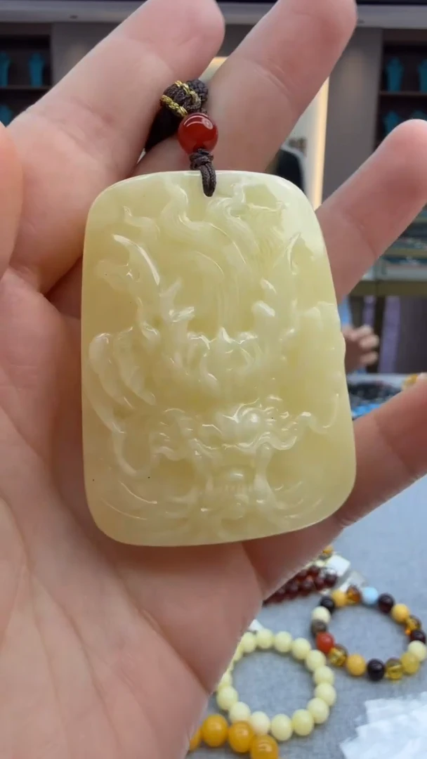 琥珀颈饰未镶嵌415秒拍号 假一罚三