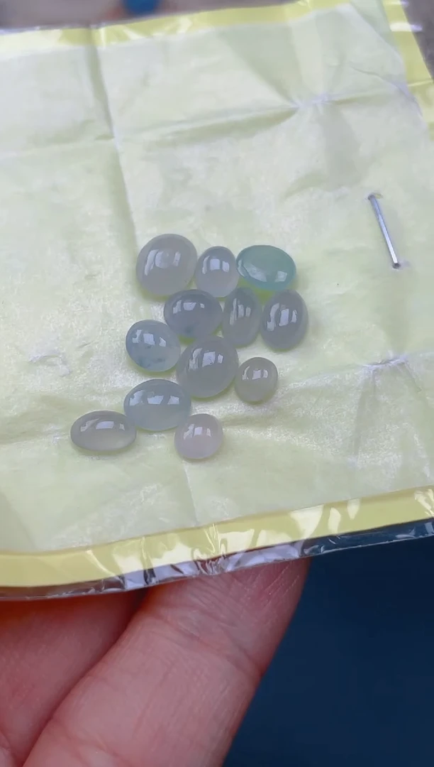 裸石翡翠天然翡翠蛋面1