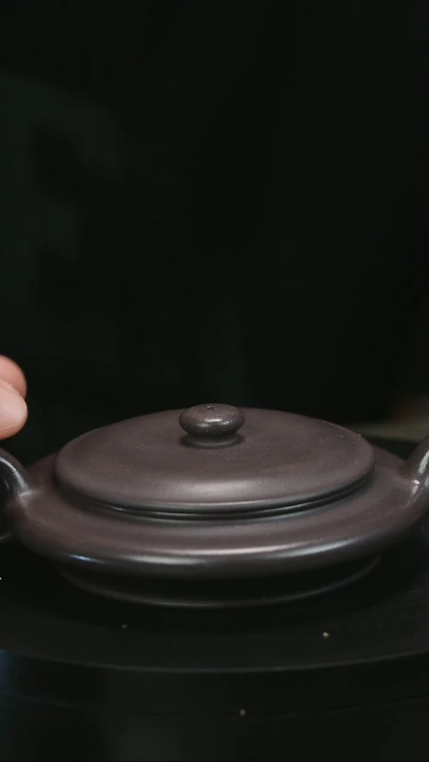 茶壶紫砂与**悟H1223徐正焦天青虚扁