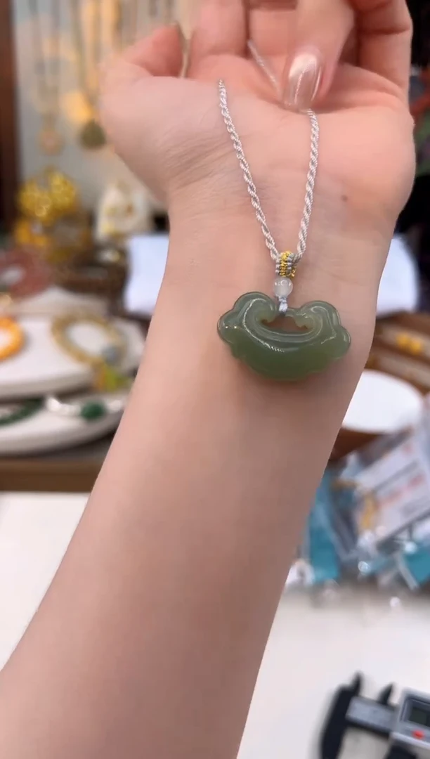 未镶嵌和田玉吊坠@@D921D015040