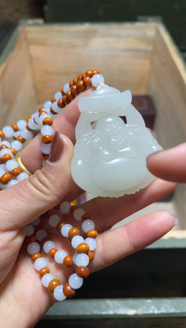 【闪购商品】镂空弥勒佛带链子1件