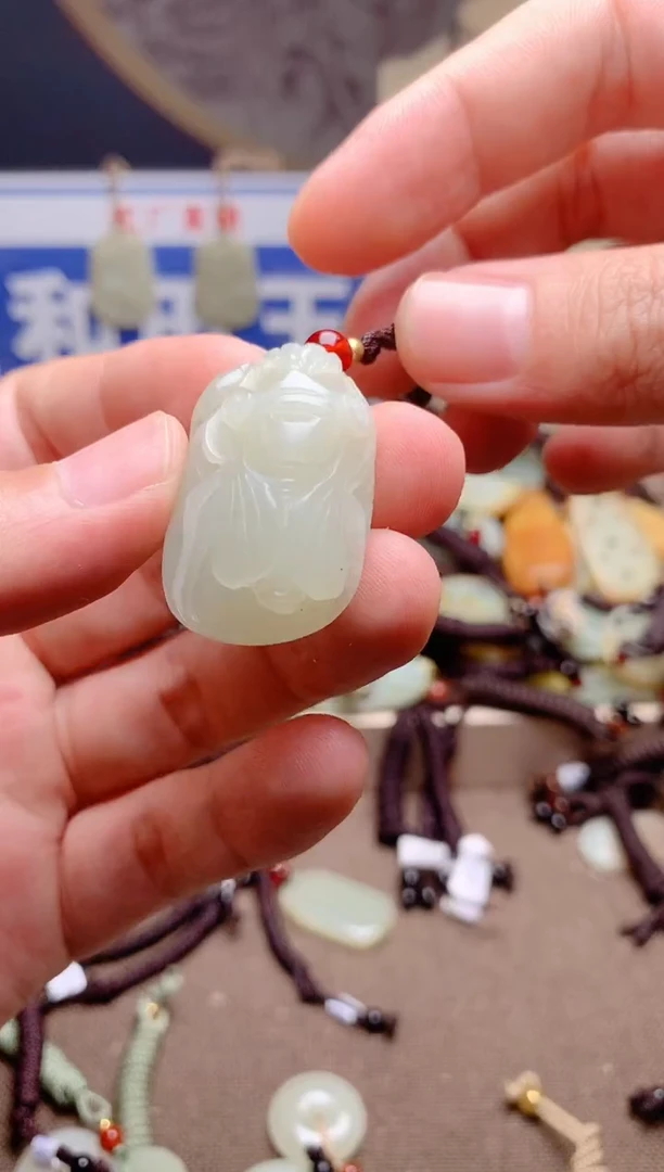 和田玉未镶嵌颈饰1