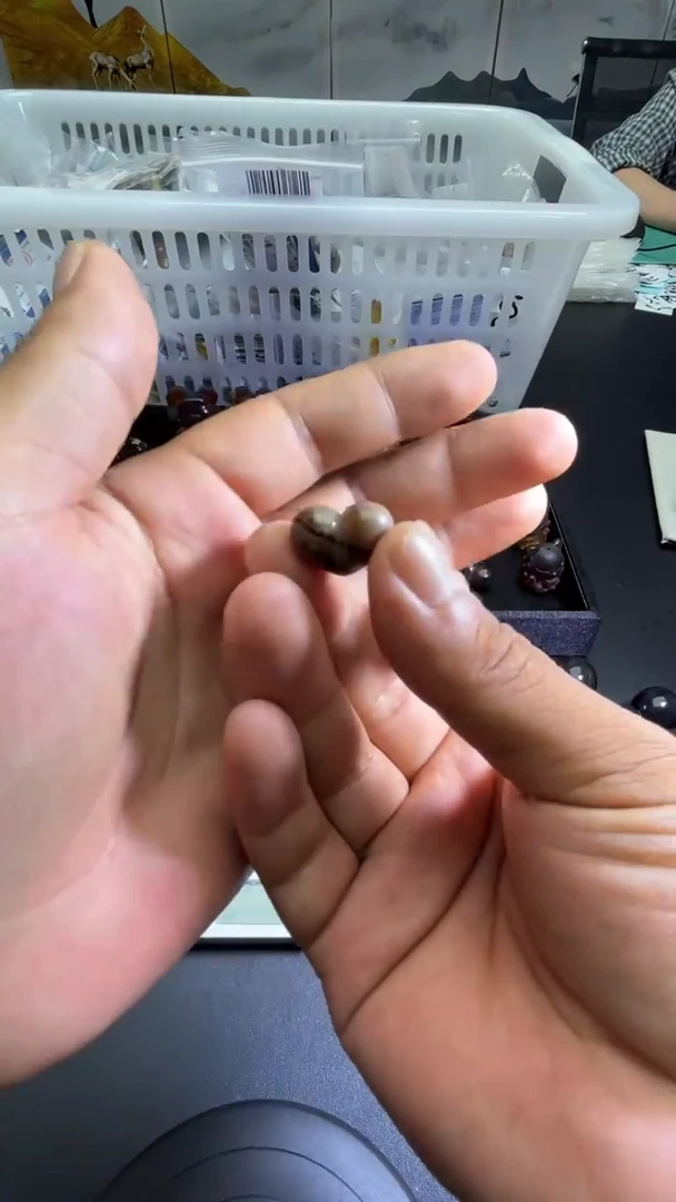 裸石琥珀未镶嵌38