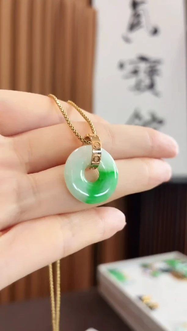 翡翠18K金镶嵌吊坠(不含链)吊坠