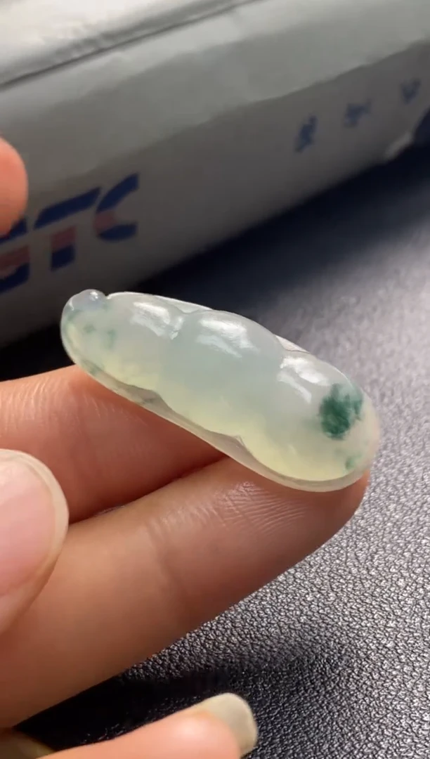 定制翡翠未镶嵌翡翠毛货多样性发其一