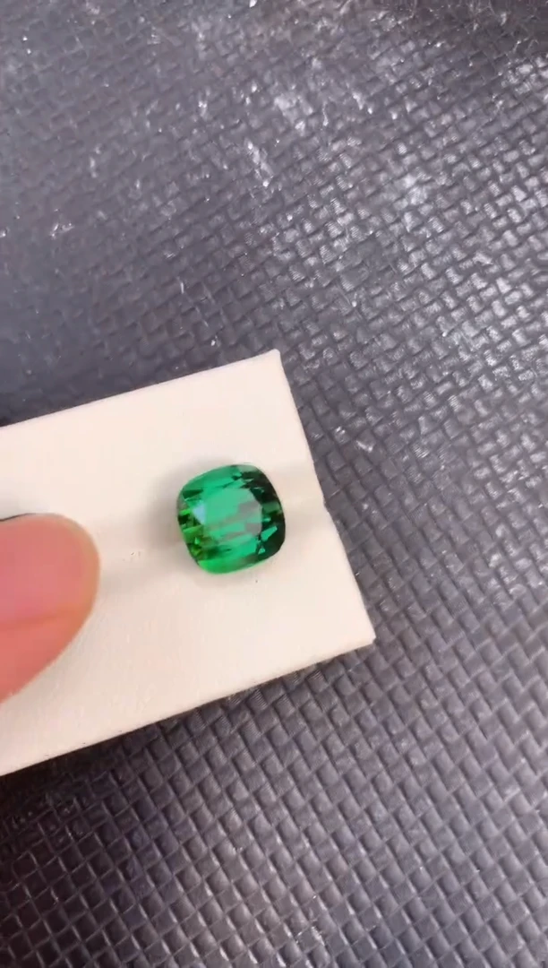 未镶嵌裸石碧玺天然电光绿色碧玺7.6ct
