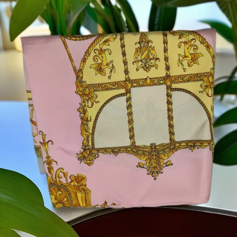 95新 Celine/思琳  粉色丝巾 1215 2383