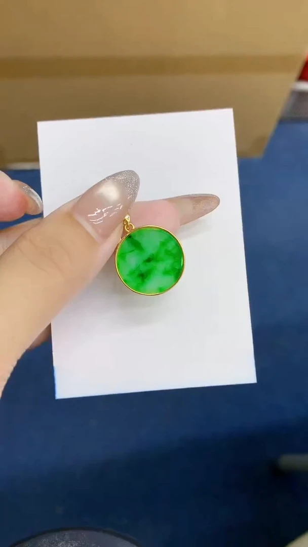 颈饰未镶嵌翡翠1