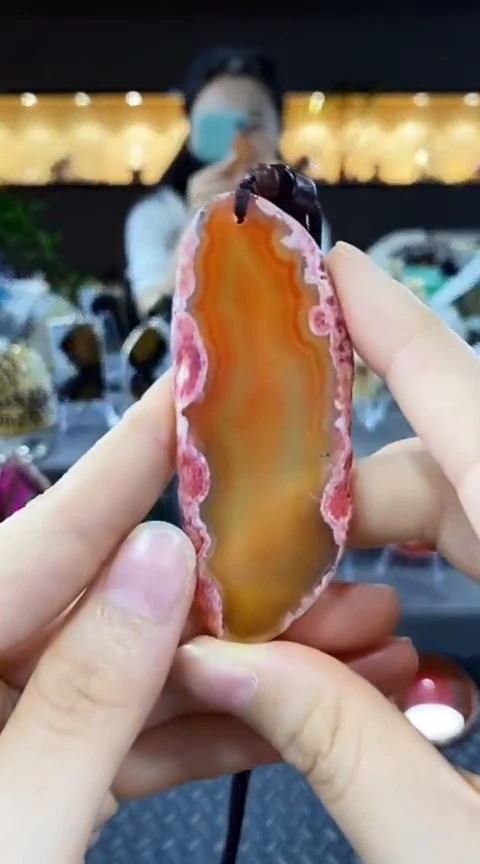 未镶嵌颈饰玛瑙/玉髓?**一玛瑙