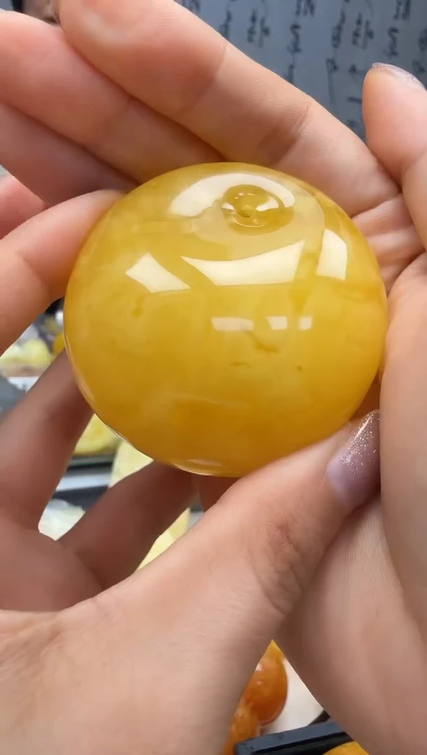 裸石琥珀未镶嵌如图