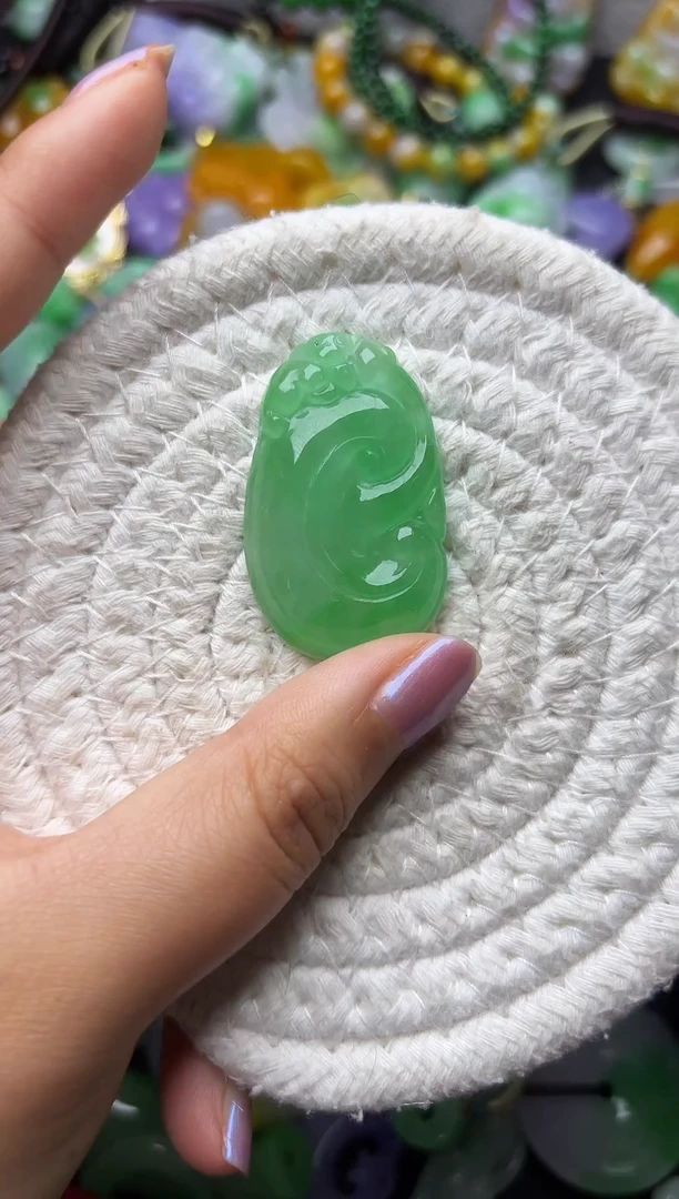 颈饰未镶嵌翡翠缅甸翡翠吊坠