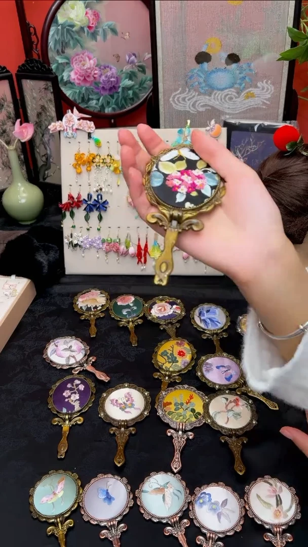 刺绣布*丁非遗绒花苏绣饰品