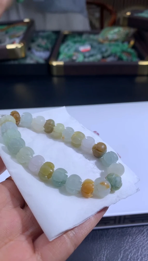 未镶嵌定制翡翠查***吧翡翠