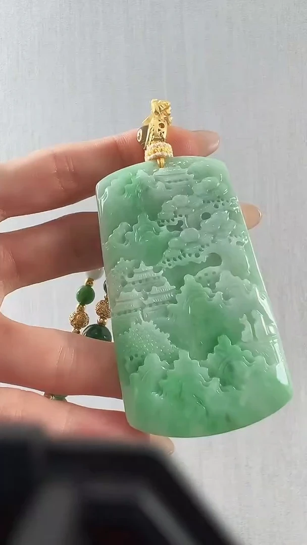 颈饰未镶嵌翡翠山水