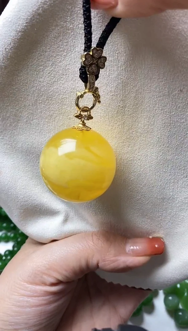 琥珀颈饰18K金镶嵌吊坠