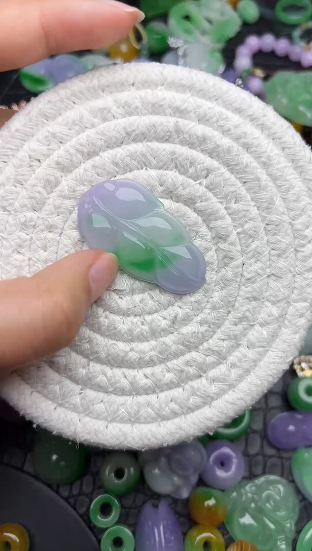 颈饰未镶嵌翡翠缅甸翡翠吊坠