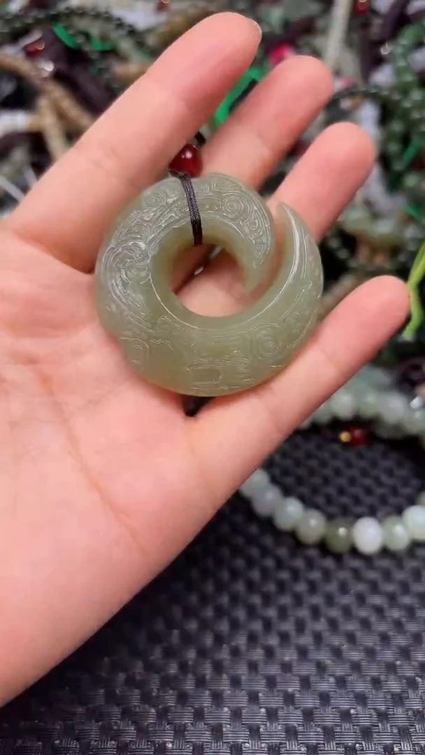 和田玉未镶嵌颈饰1