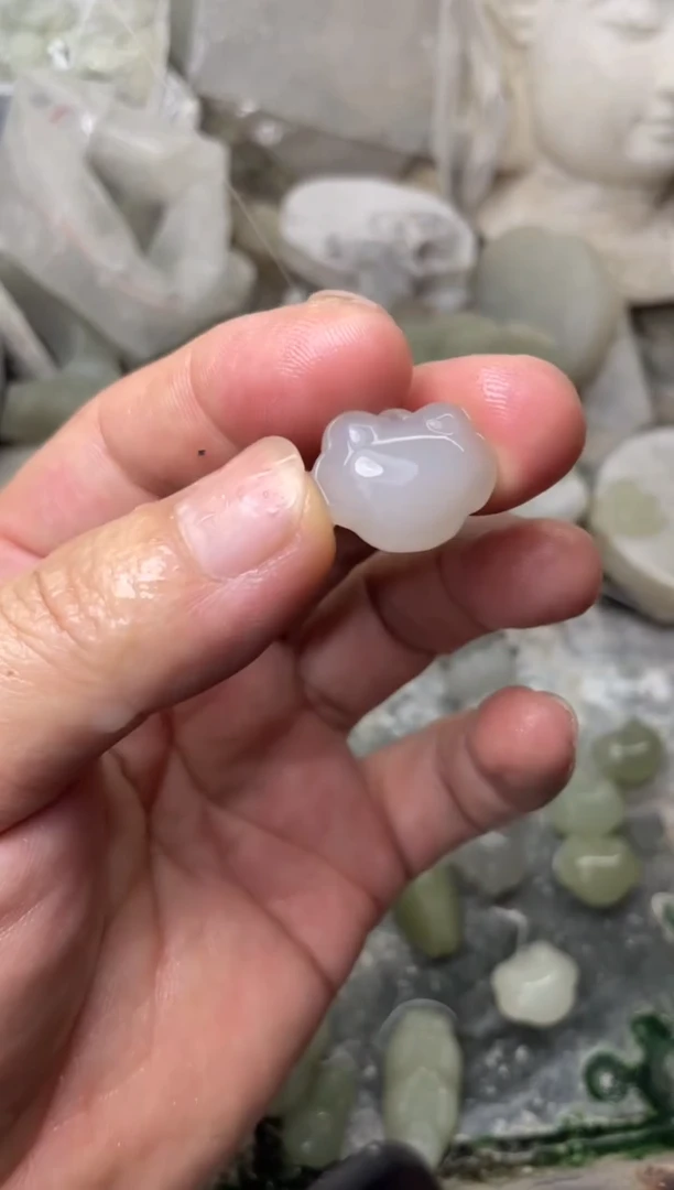 和田玉未镶嵌颈饰1