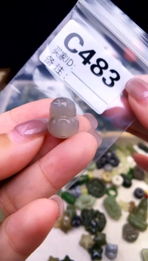 颈饰未镶嵌和田玉果*?1