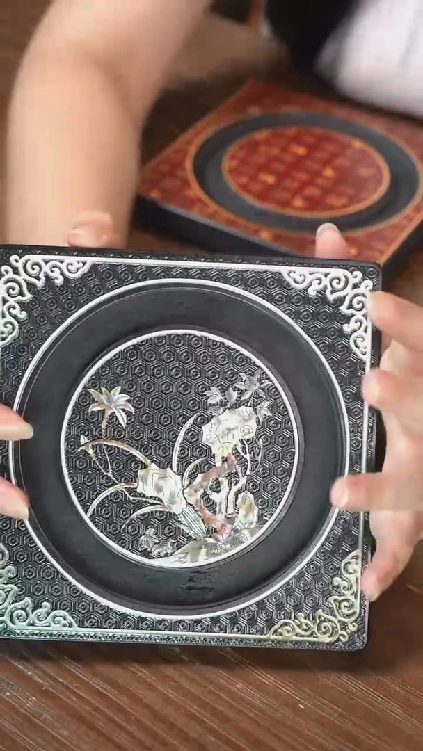 壹藏贰宝龟背螺钿纹小壶承