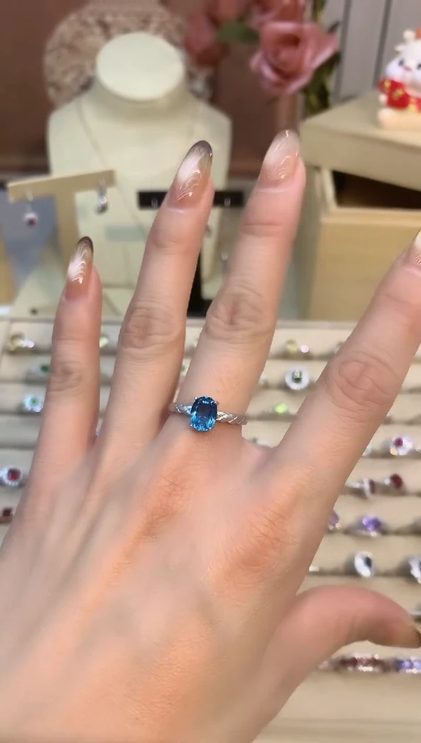 银S925镶嵌戒指托帕石蓝