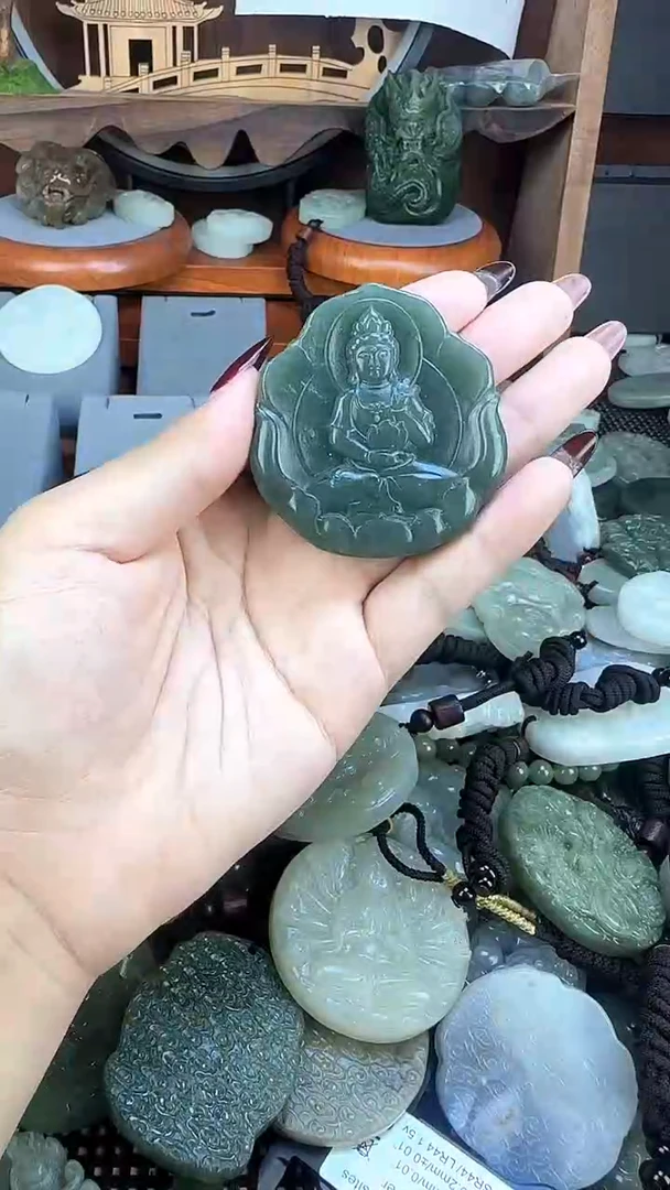 颈饰未镶嵌和田玉1