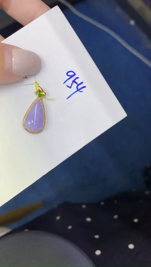 颈饰18K金镶嵌翡翠缅甸天然翡翠A货