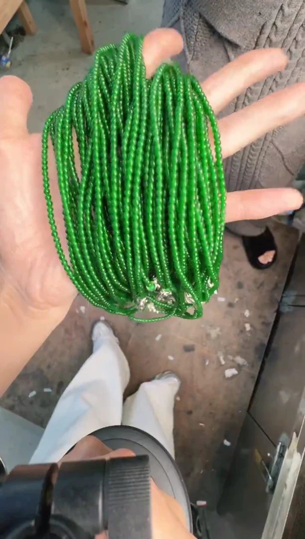未镶嵌定制翡翠A货有轻微色差属于正常现象，珠链多样性发货1