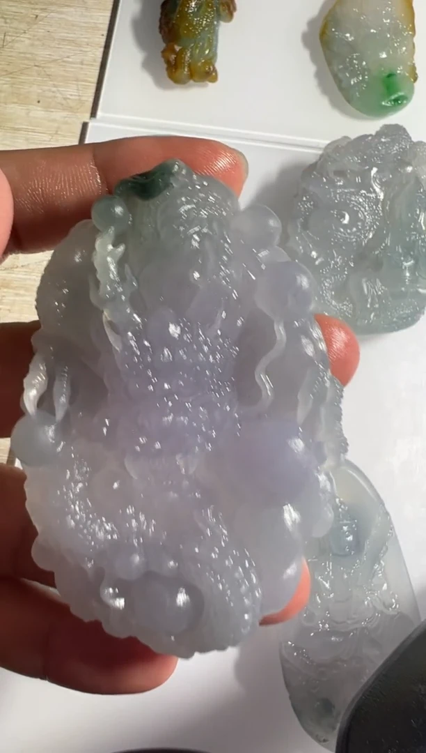 未镶嵌定制翡翠龙牌