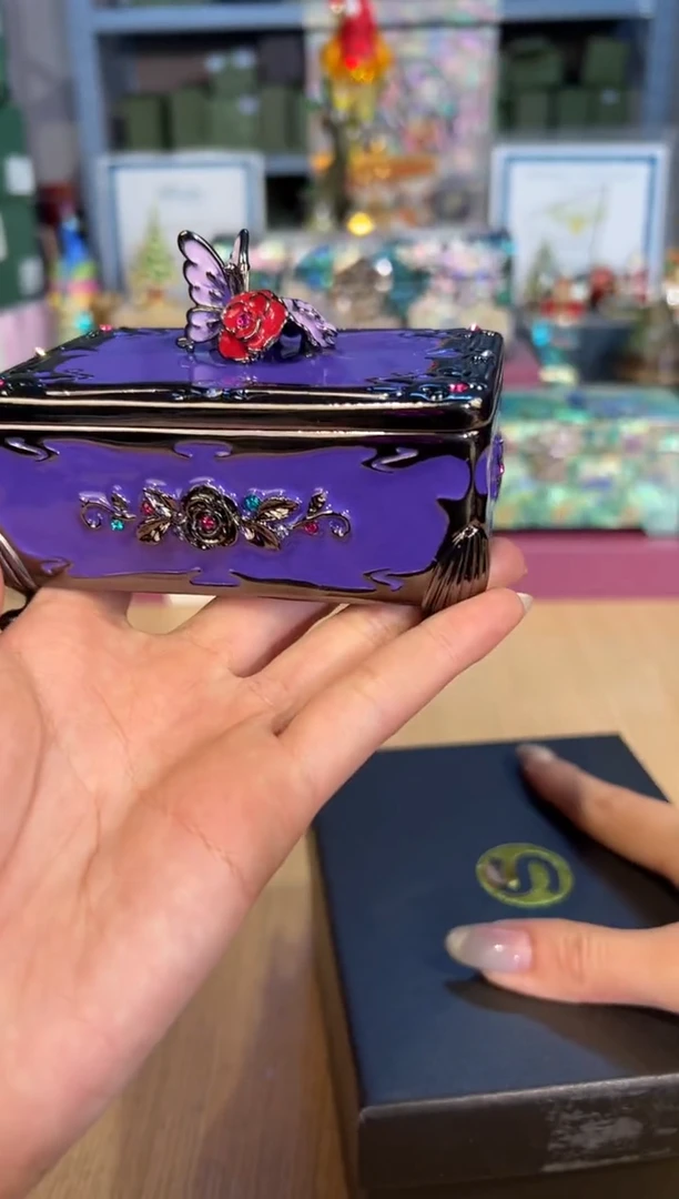 【闪购商品】杯280安娜苏大四方蝴蝶盒