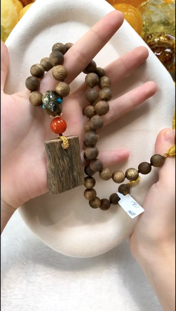 沉香吊坠项链圆珠