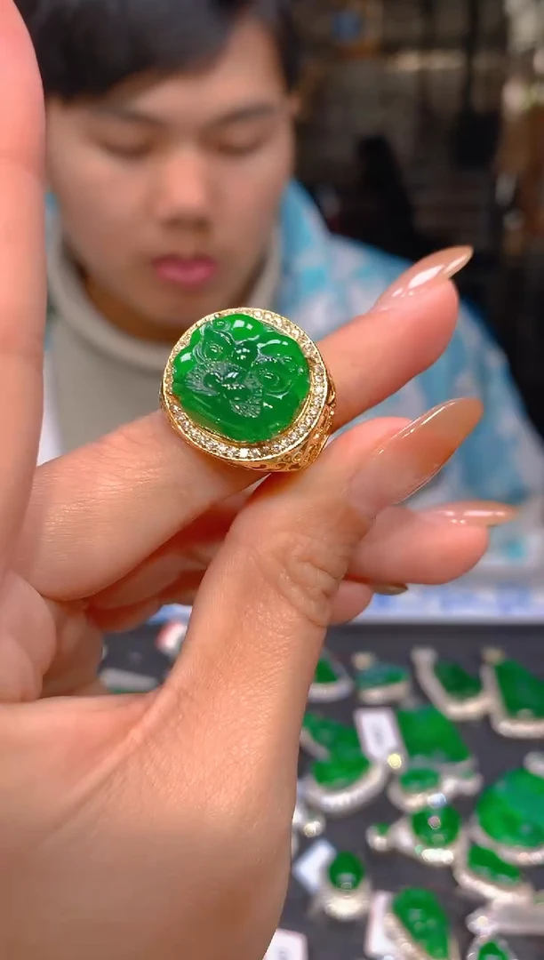 【闪购商品】定制翡翠未镶嵌64定制翡翠 多样性发货（发其一）