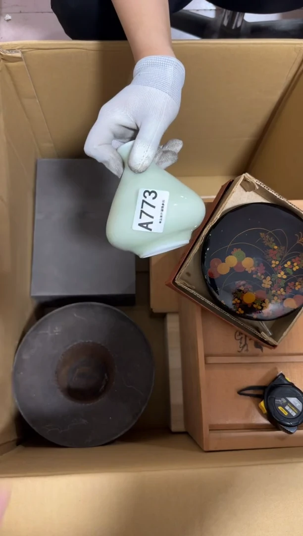 瓷片匡****白773 中古商品，谨慎购买