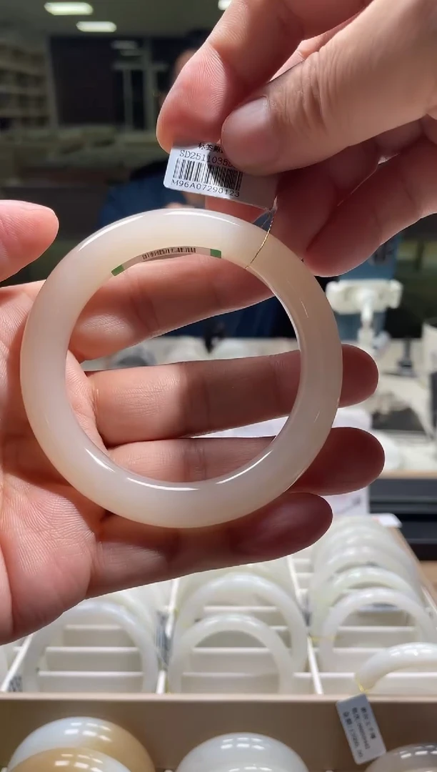 未镶嵌手镯和田玉59-60圈口 0123