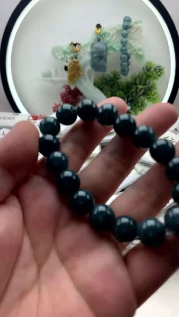 翡翠未镶嵌颈饰手串