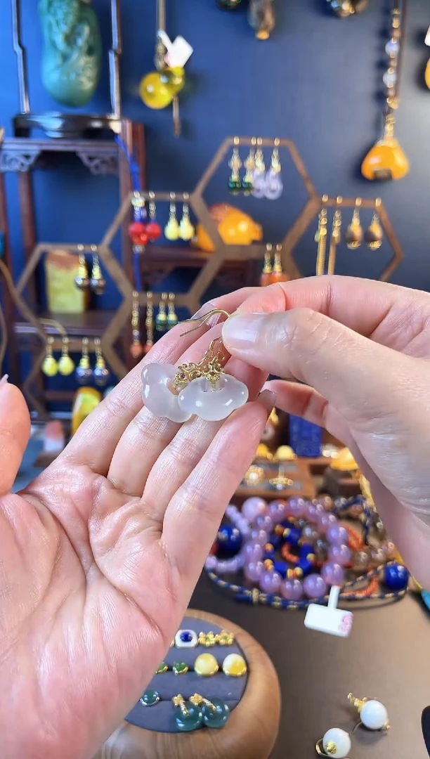 玛瑙/玉髓耳坠合金幸***?玛瑙荔枝冻祥云锁耳坠