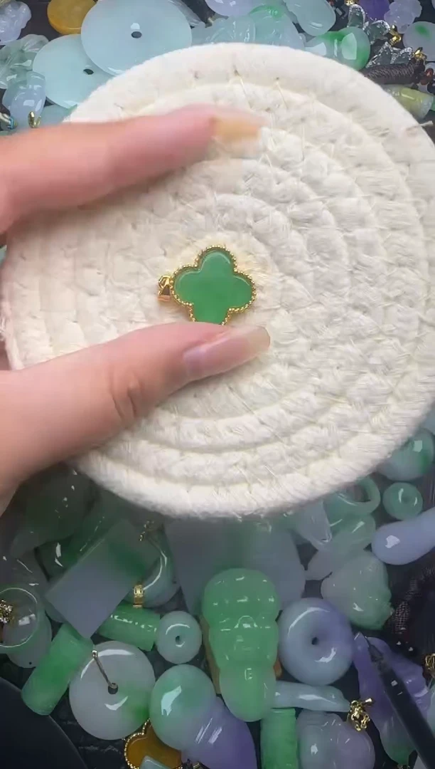 翡翠未镶嵌颈饰天然缅甸翡翠吊坠