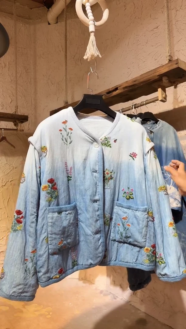 板蓝根蓝染棉服刺绣花束